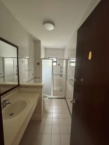 Rumah Berkembar untuk Dijual di Pju 3 (Tropicana) - Alvin Seah - Bathroom - PropertyGuru.com.my