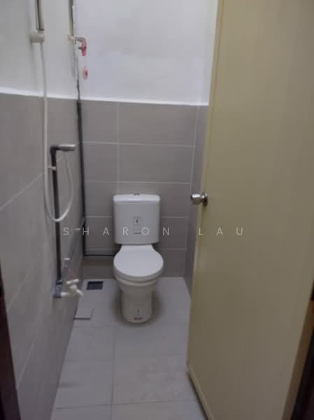 1-storey Terraced House for Rent in Taman Johor Jaya (Johor Bahru) - Sharon Lau - Bathroom - PropertyGuru.com.my
