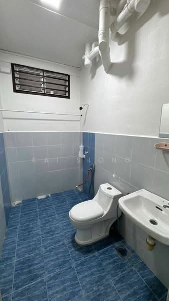 Apartment for Sale at Indah Court Apartment - Kai Siong - Bathroom - PropertyGuru.com.my