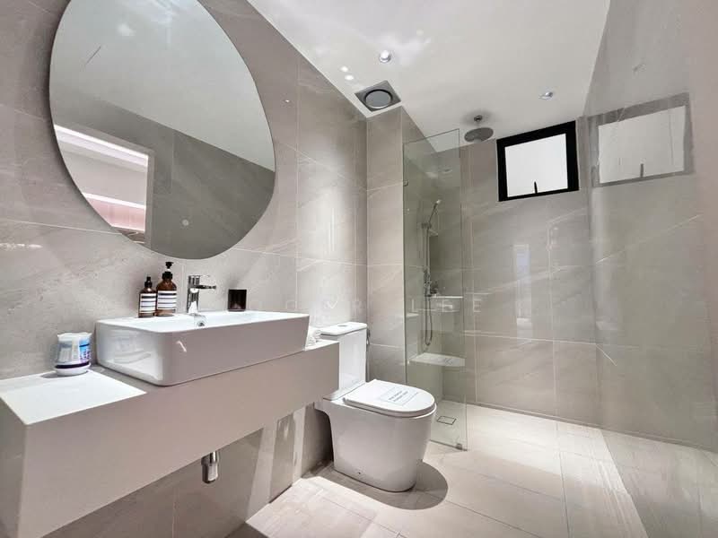Condominium for Sale at The WaterEdge (Pinggiran Air) - Roger Lee - Bathroom - PropertyGuru.com.my