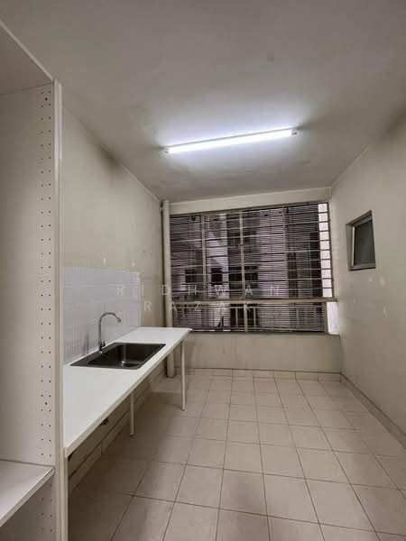 Condominium for Sale at Suriamas - Ridhwan Razak - Kitchen - PropertyGuru.com.my