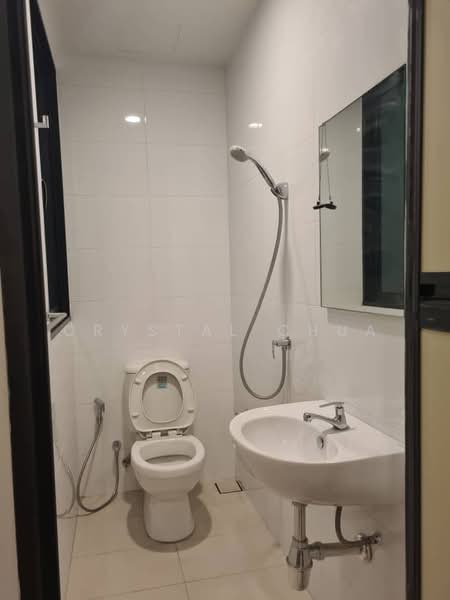 Condominium for Rent at One Central Park - Crystal Chua - Maid’s bath - PropertyGuru.com.my