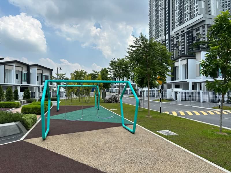2-storey Terraced House for Sale in Bandar Kinrara Seksyen 1 (Bandar Kinrara) - Robert Law - Exterior - PropertyGuru.com.my