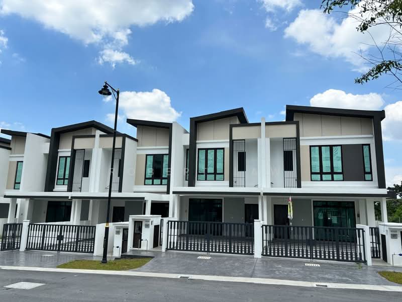2-storey Terraced House for Sale in Bandar Kinrara Seksyen 1 (Bandar Kinrara) - Robert Law - Exterior - PropertyGuru.com.my