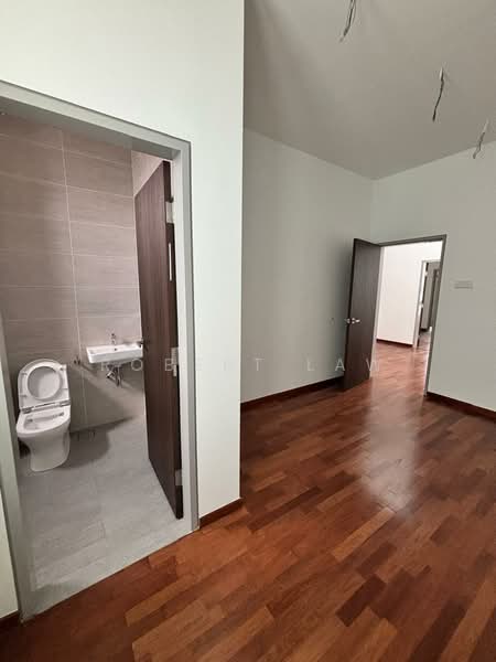 2-storey Terraced House for Sale in Bandar Kinrara Seksyen 1 (Bandar Kinrara) - Robert Law - Bathroom - PropertyGuru.com.my