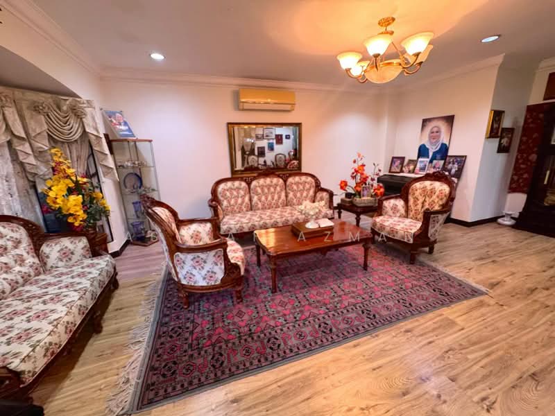 Rumah Berkembar untuk Dijual di Ukay Perdana (Ulu Kelang) - Asyraf Azman - Living Room - PropertyGuru.com.my