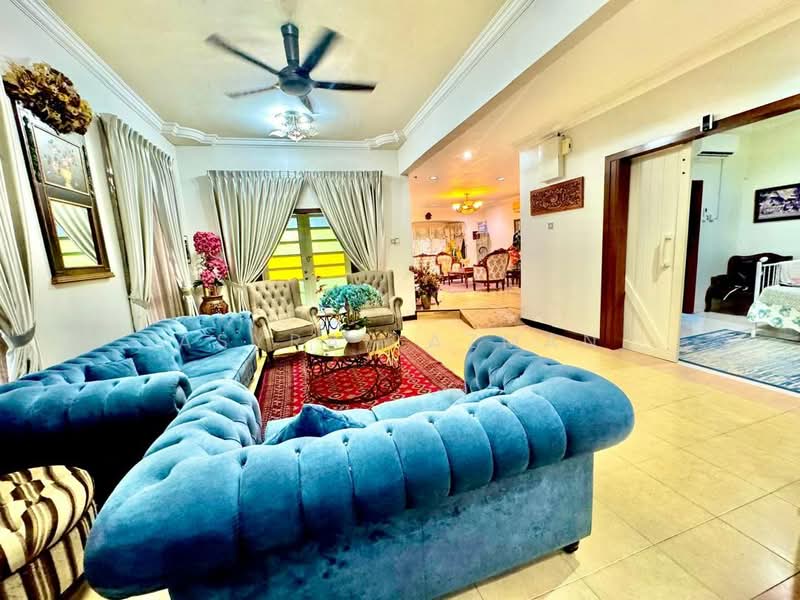 Rumah Berkembar untuk Dijual di Ukay Perdana (Ulu Kelang) - Asyraf Azman - Living Room - PropertyGuru.com.my