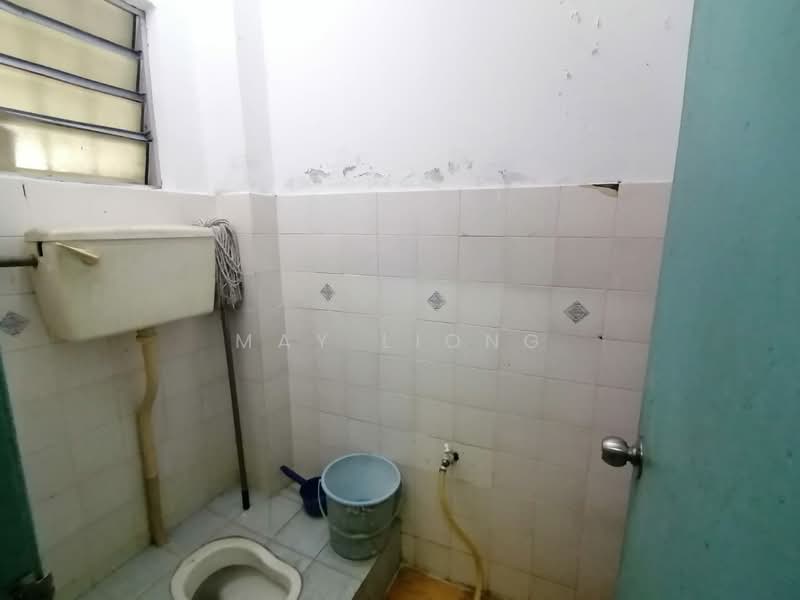 2-storey Terraced House for Sale in Bukit Sentosa (Rawang) - May Liong - Bathroom - PropertyGuru.com.my
