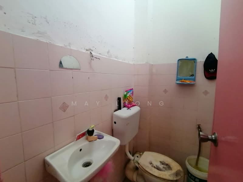 2-storey Terraced House for Sale in Bukit Sentosa (Rawang) - May Liong - Bathroom - PropertyGuru.com.my