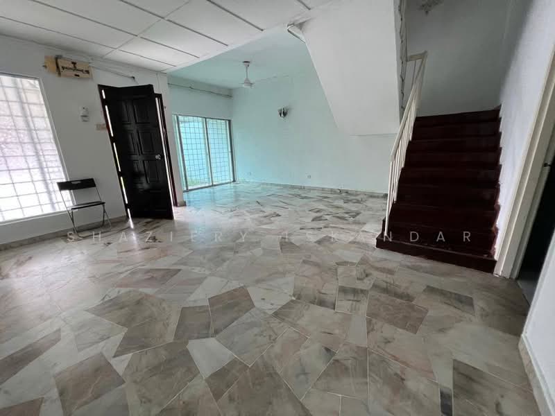 Rumah Teres 2.5 Tingkat untuk Dijual di Ampang Jaya (Ampang) - Shaziery Iskandar - Living Room - PropertyGuru.com.my