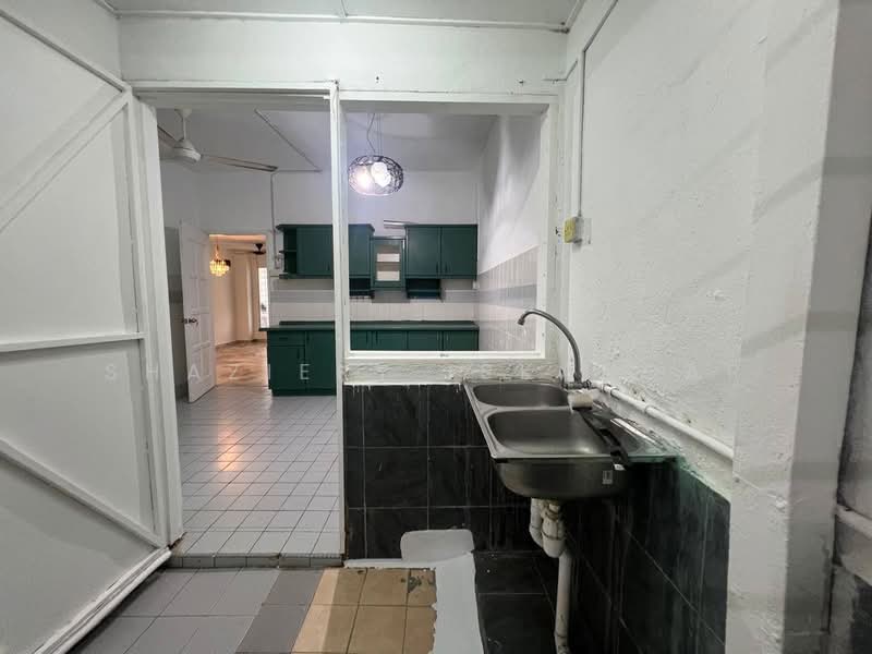 Rumah Teres 2.5 Tingkat untuk Dijual di Ampang Jaya (Ampang) - Shaziery Iskandar - Kitchen - PropertyGuru.com.my