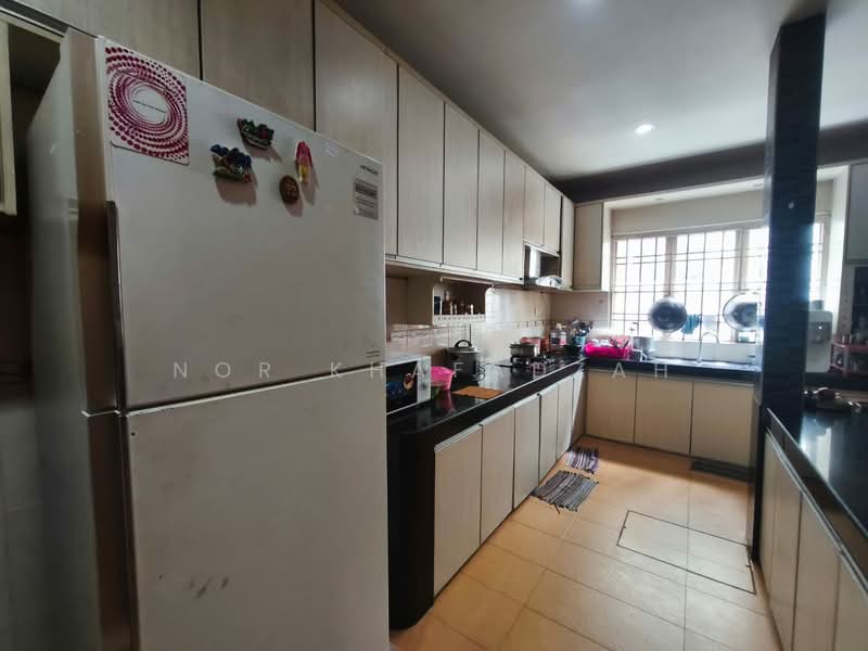 Rumah Teres 2 Tingkat untuk Disewa di Bukit Jelutong (Shah Alam) - Nor Khafadzah - Kitchen - PropertyGuru.com.my