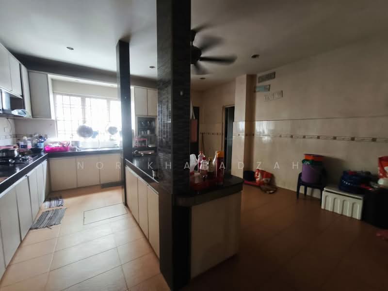 Rumah Teres 2 Tingkat untuk Disewa di Bukit Jelutong (Shah Alam) - Nor Khafadzah - Kitchen - PropertyGuru.com.my
