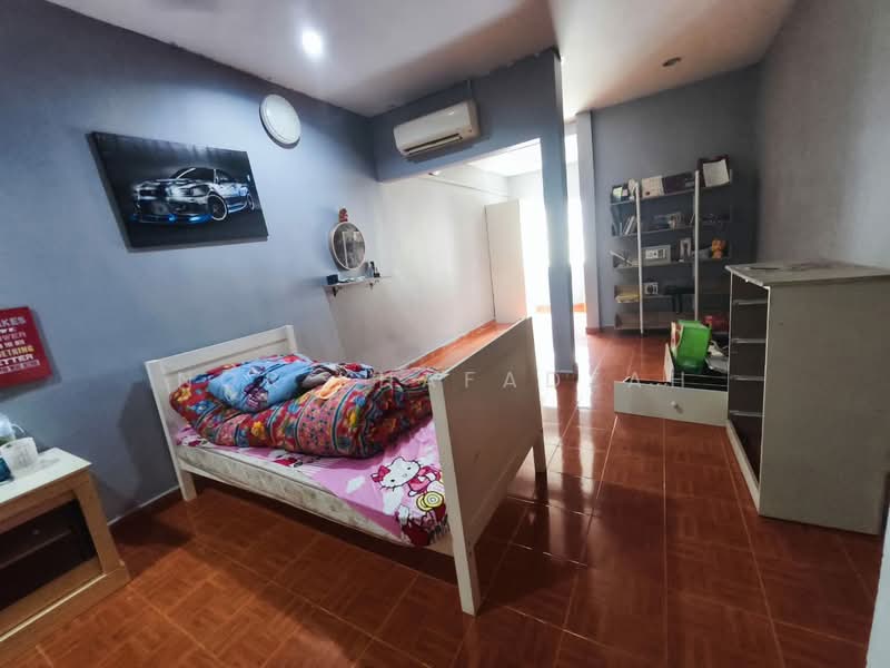 Rumah Teres 2 Tingkat untuk Disewa di Bukit Jelutong (Shah Alam) - Nor Khafadzah - Bedroom - PropertyGuru.com.my