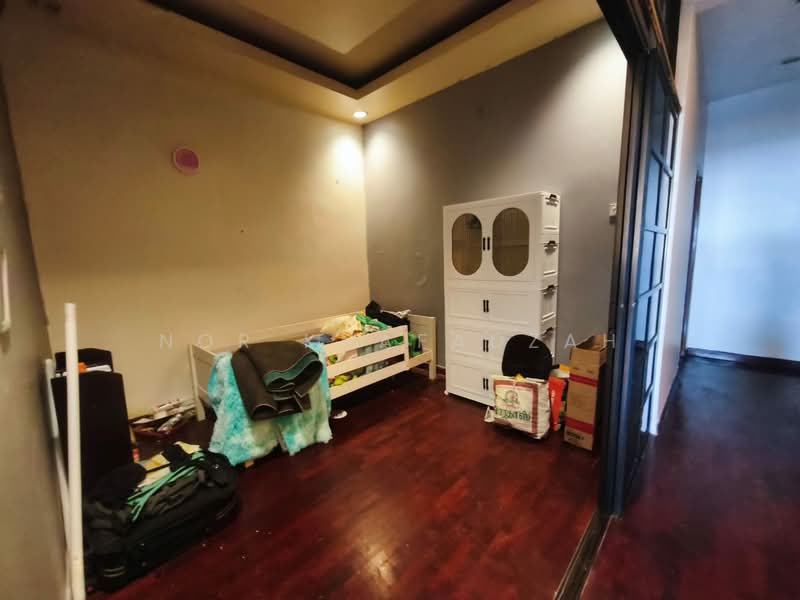 Rumah Teres 2 Tingkat untuk Disewa di Bukit Jelutong (Shah Alam) - Nor Khafadzah - Bedroom - PropertyGuru.com.my