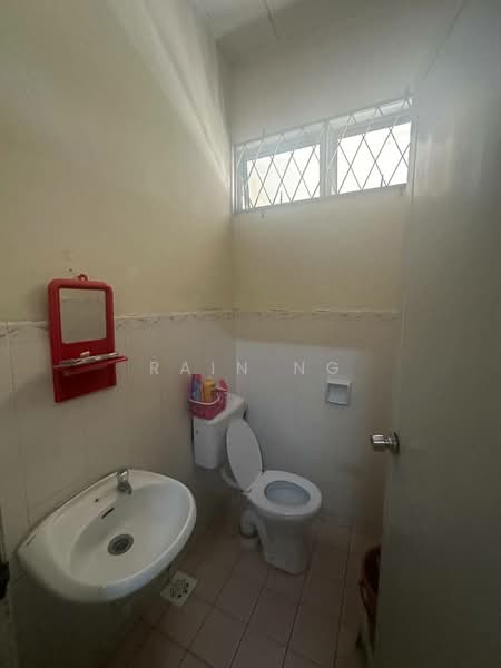 1-storey Terraced House for Sale in Senai (Johor) - Rain Ng - Bathroom - PropertyGuru.com.my