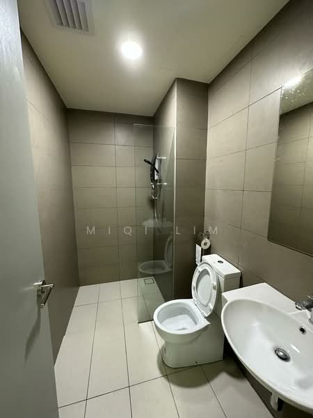 Servis Apartment untuk Dijual di The Era @ Duta North - MiQi Lim - Bathroom - PropertyGuru.com.my
