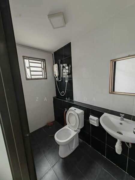 2-storey Terraced House for Rent in Sepang (Selangor) - Zai Muda - Bathroom - PropertyGuru.com.my