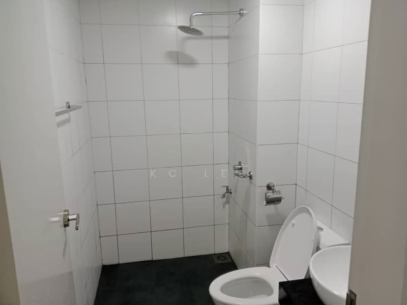 Servis Apartment untuk Disewa di Chambers - KC Lee - Bathroom - PropertyGuru.com.my
