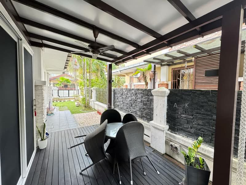 For Sale - Laman Oakleaf