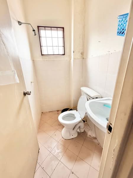Rumah Teres 2 Tingkat untuk Dijual di Bandar Tasik Puteri (Rawang) - Izzat Zamros - Bathroom - PropertyGuru.com.my