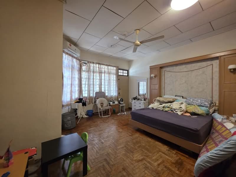 2-storey Terraced House for Sale in Taman Daya (Johor Bahru) - Kai Siong - Bedroom - PropertyGuru.com.my