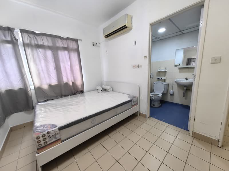 Condominium for Rent at Perdana Exclusive - James Tan - Bedroom - PropertyGuru.com.my