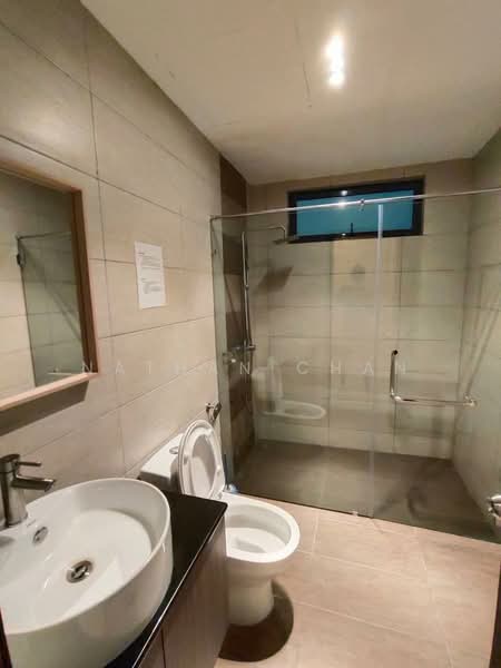 Service Residence for Sale at Molek Regency - Nathan Chan - Bathroom - PropertyGuru.com.my