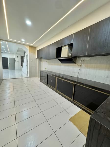2-storey Terraced House for Sale in Taman Bestari Indah (Ulu Tiram) - Kent Loi - Kitchen - PropertyGuru.com.my
