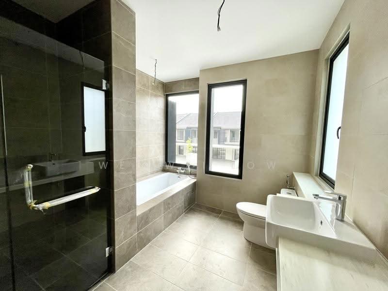Terraced House for Sale in Kota Kemuning (Shah Alam) - Wei Wei Low - Bathroom - PropertyGuru.com.my