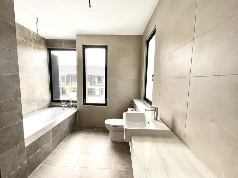 Terraced House for Sale in Kota Kemuning (Shah Alam) - Wei Wei Low - Bathroom - PropertyGuru.com.my