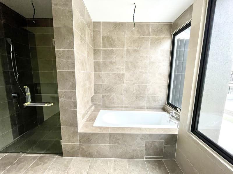 Terraced House for Sale in Kota Kemuning (Shah Alam) - Wei Wei Low - Bathroom - PropertyGuru.com.my