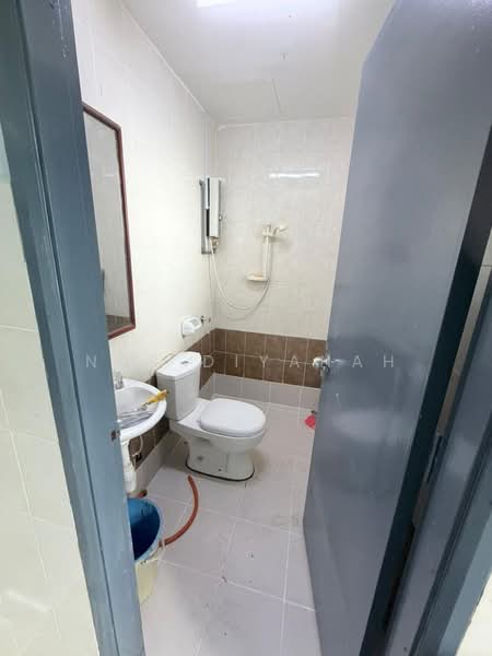 Kondominium untuk Disewa di Prima U1 - Nur Diyanah - Bathroom - PropertyGuru.com.my