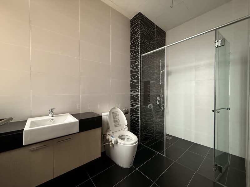 Apartment for Sale at Ponderosa Lakeside Apartment - Eliin Loo - Bathroom - PropertyGuru.com.my