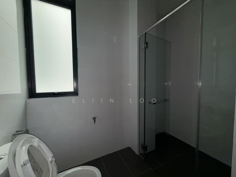 Apartment for Sale at Ponderosa Lakeside Apartment - Eliin Loo - Bathroom - PropertyGuru.com.my