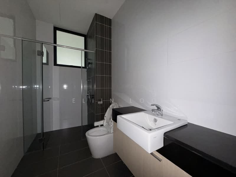 Apartment for Sale at Ponderosa Lakeside Apartment - Eliin Loo - Bathroom - PropertyGuru.com.my