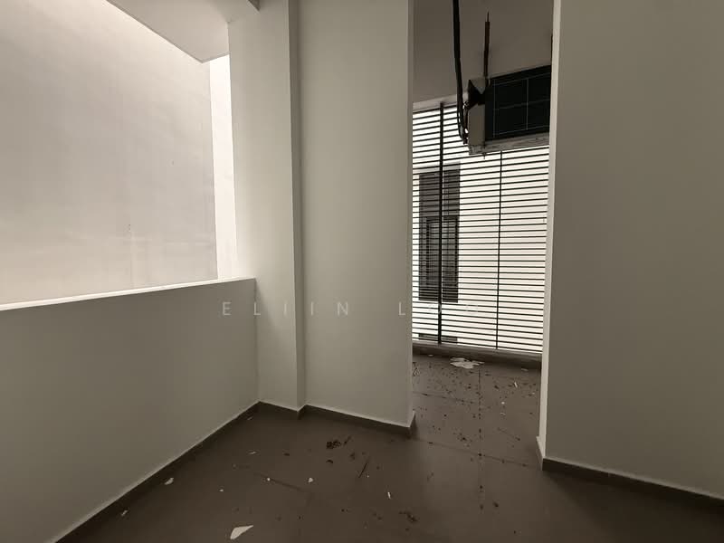 Apartment for Sale at Ponderosa Lakeside Apartment - Eliin Loo - Balcony - PropertyGuru.com.my