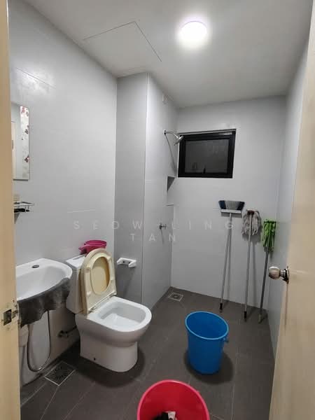 Service Residence for Rent at Sk One Residence - Seow Ling Tan - Bathroom - PropertyGuru.com.my