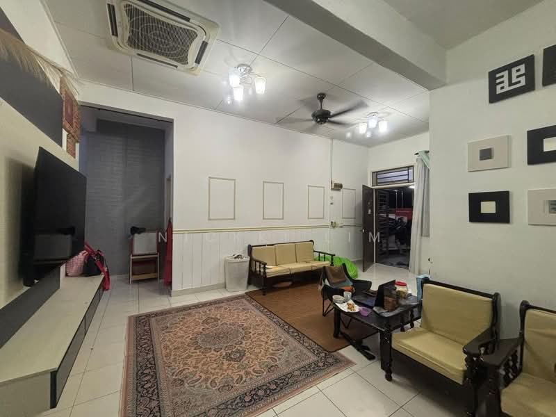 1-storey Terraced House for Sale in Johor Bahru (Johor) - Nickki Lim - Living Room - PropertyGuru.com.my