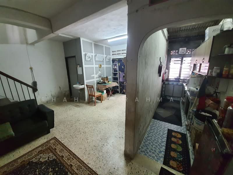 Rumah Teres 2 Tingkat untuk Dijual di Bukit Setongkol (Kuantan) - Shahira Rahman - Living Room - PropertyGuru.com.my
