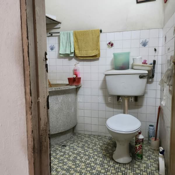 Rumah Teres 1 Tingkat untuk Dijual di Seksyen 51a (Petaling Jaya) - Alvin Seah - Bathroom - PropertyGuru.com.my