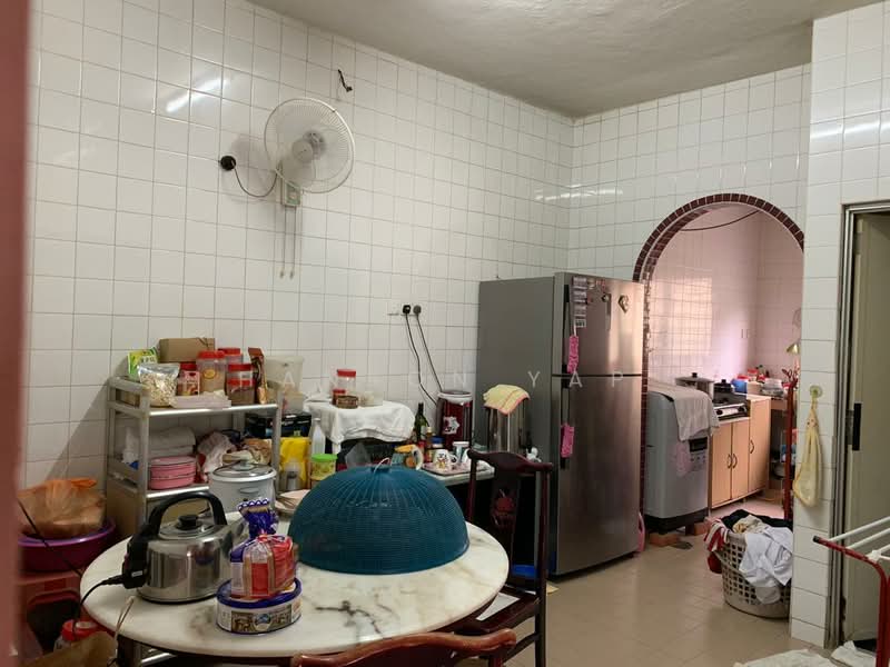 2-storey Terraced House for Sale in Taman Sungai Besi Indah (Seri Kembangan) - Hanson Yap - Kitchen - PropertyGuru.com.my