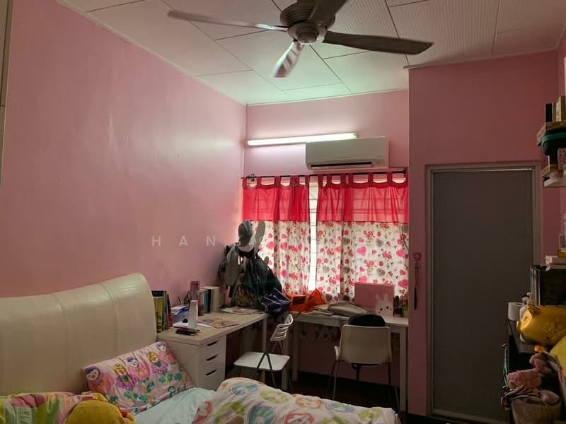 2-storey Terraced House for Sale in Taman Sungai Besi Indah (Seri Kembangan) - Hanson Yap - Bedroom - PropertyGuru.com.my