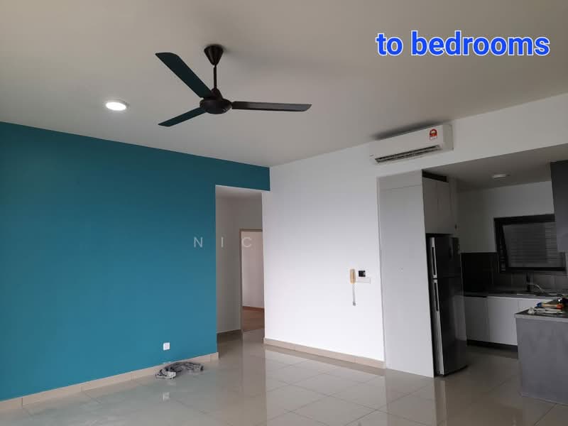 Kondominium untuk Dijual di Lakeville Residence - Nic Low - Living Room - PropertyGuru.com.my