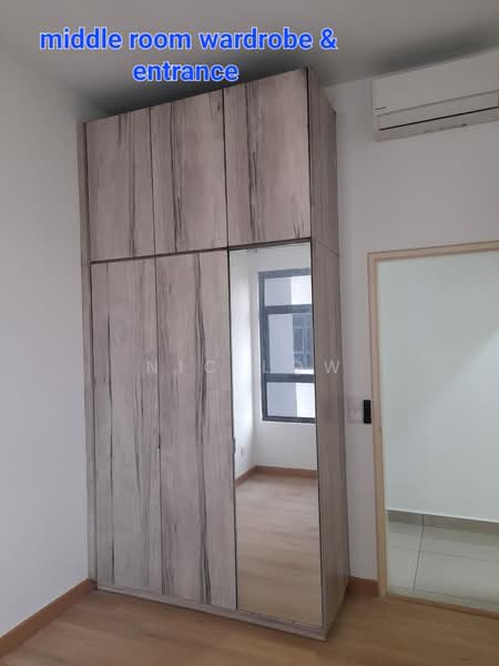 Kondominium untuk Dijual di Lakeville Residence - Nic Low - Entrance - PropertyGuru.com.my