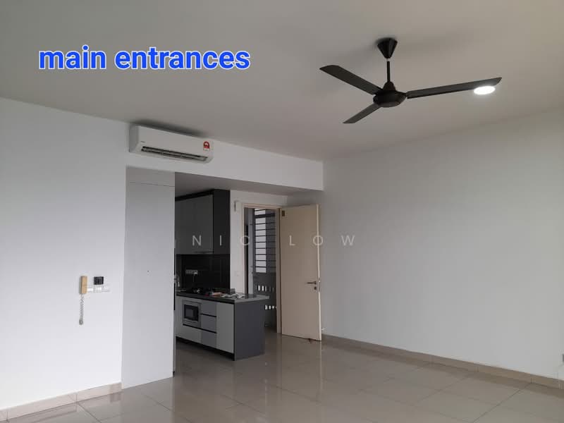 Kondominium untuk Dijual di Lakeville Residence - Nic Low - Living Room - PropertyGuru.com.my