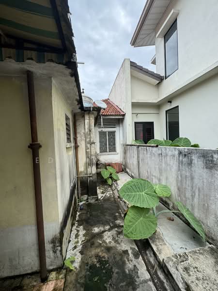 Semi-Detached House for Sale in Seksyen 6 (Petaling Jaya) - Edward Khor - Exterior - PropertyGuru.com.my