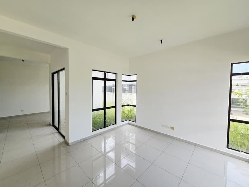 Cluster House for Sale in Setia Ecohill (Semenyih) - Sum Yeong - Living Room - PropertyGuru.com.my