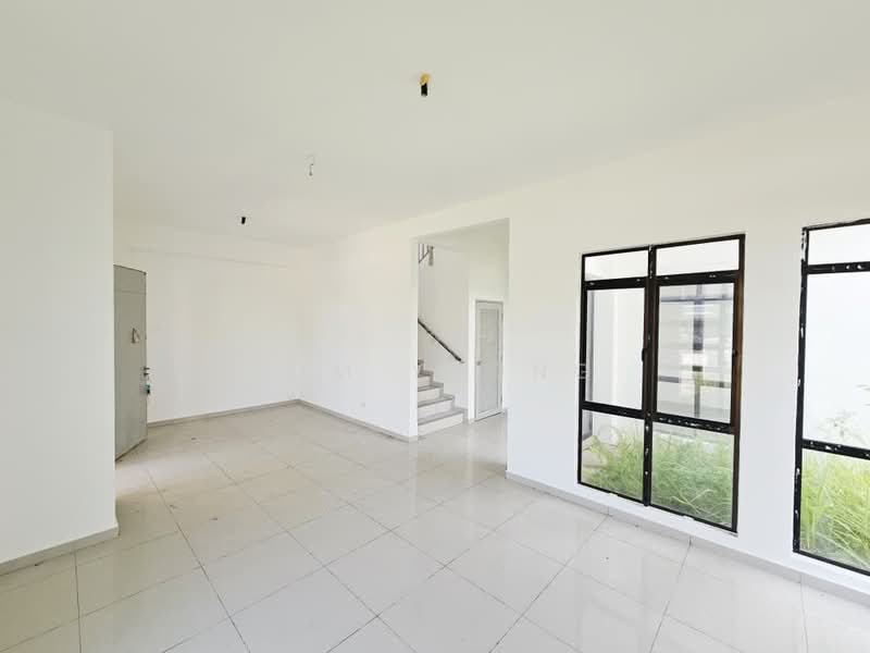 Cluster House for Sale in Setia Ecohill (Semenyih) - Sum Yeong - Living Room - PropertyGuru.com.my