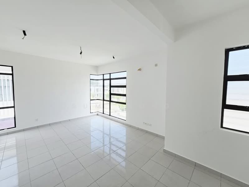 Cluster House for Sale in Setia Ecohill (Semenyih) - Sum Yeong - Living Room - PropertyGuru.com.my